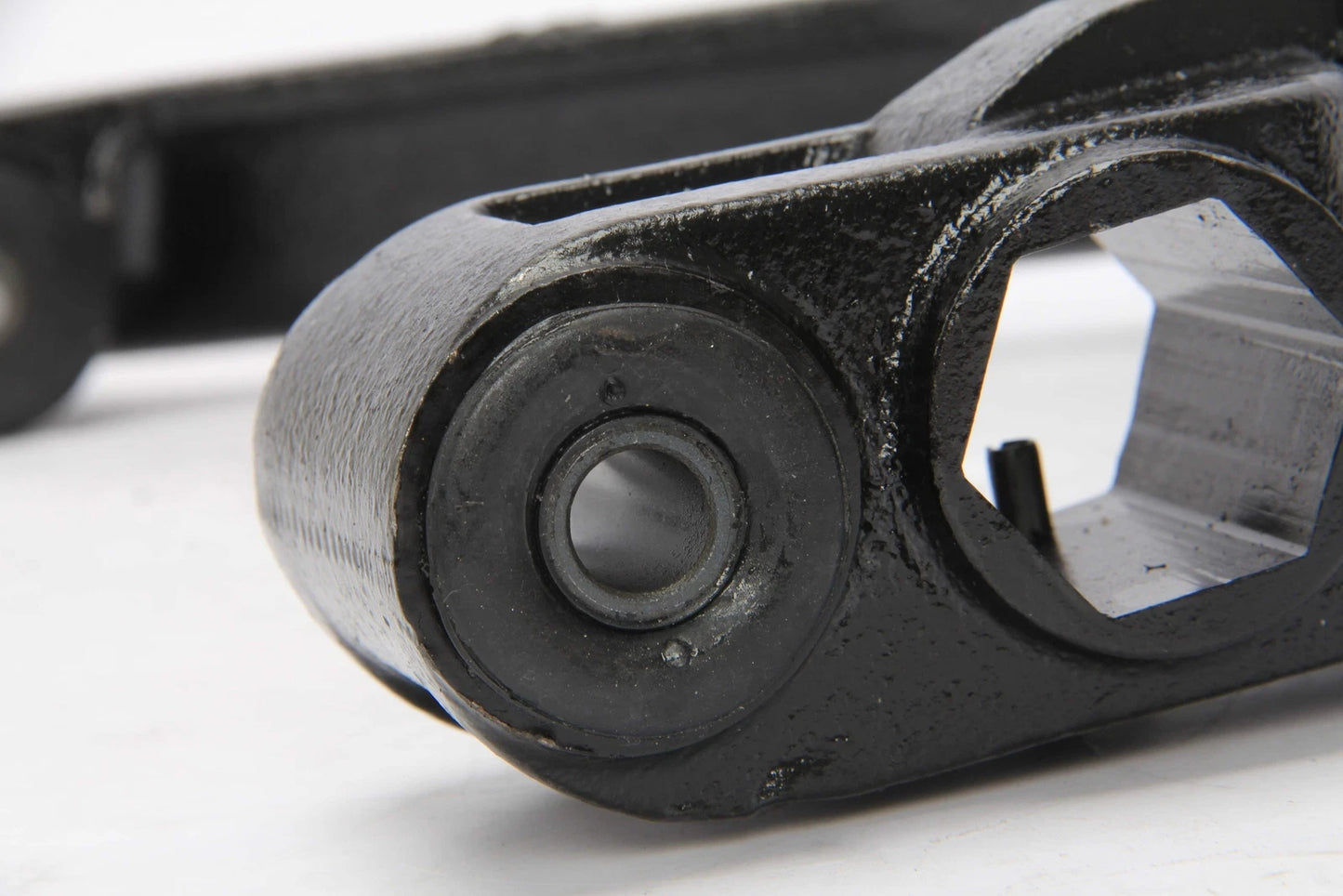 Suspension Control Arm Front Left Lower Position - 52106397AA K620477